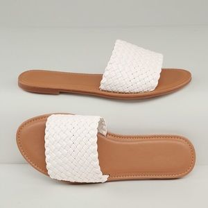 Women’s sandals 🤍